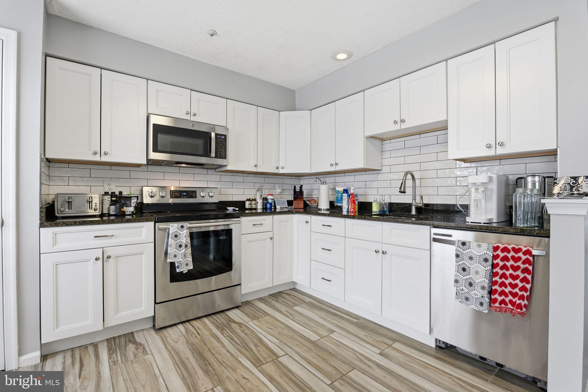 SENECA HARBOR - Residential Lease