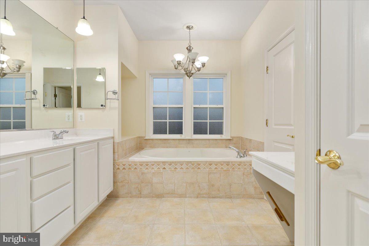 VINT HILL - Residential