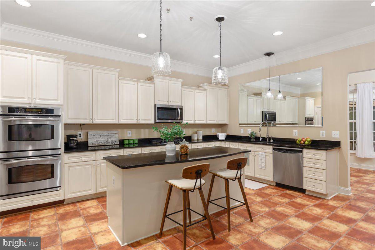 VINT HILL - Residential