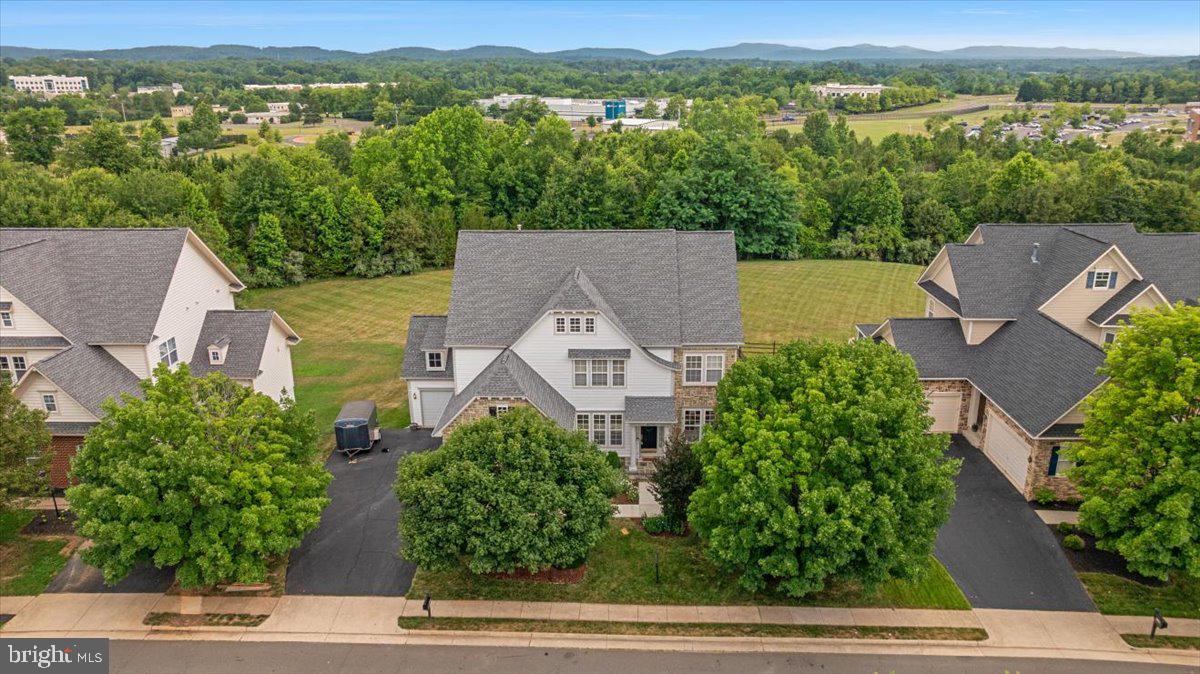 VINT HILL - Residential