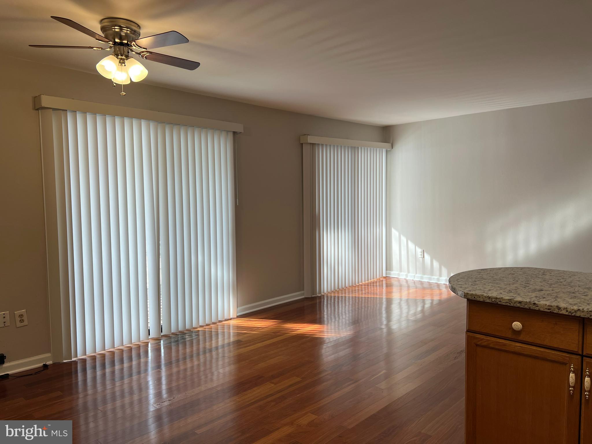 LITTLE RIVER SQ COND - Residential Lease