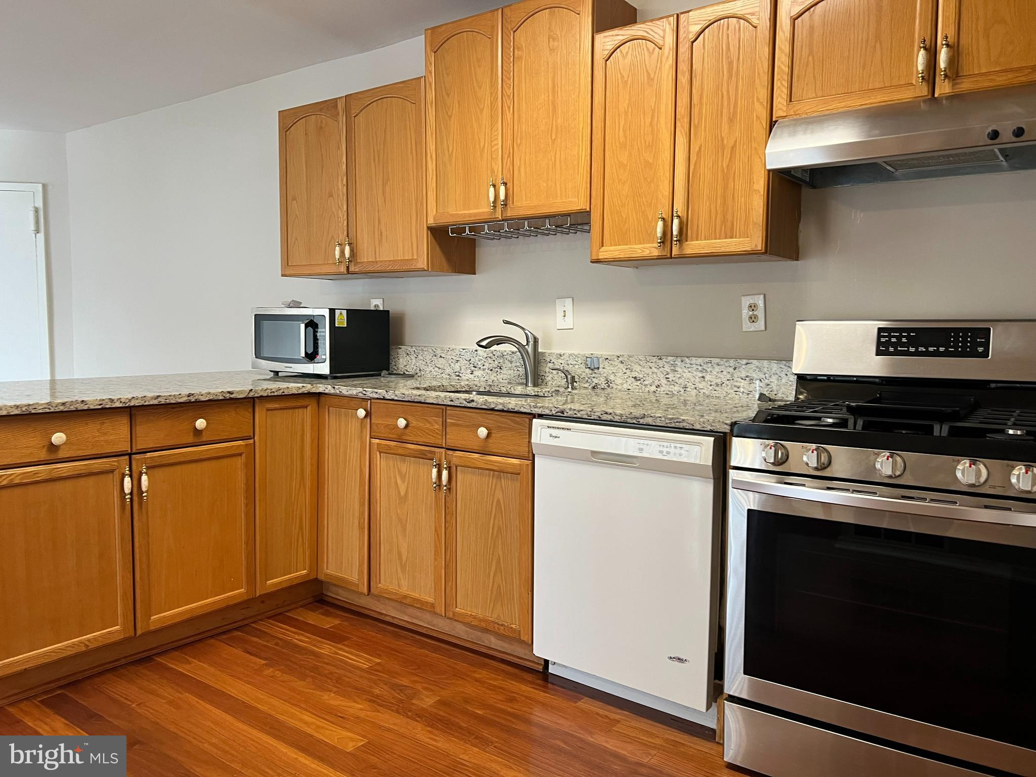 LITTLE RIVER SQ COND - Residential Lease