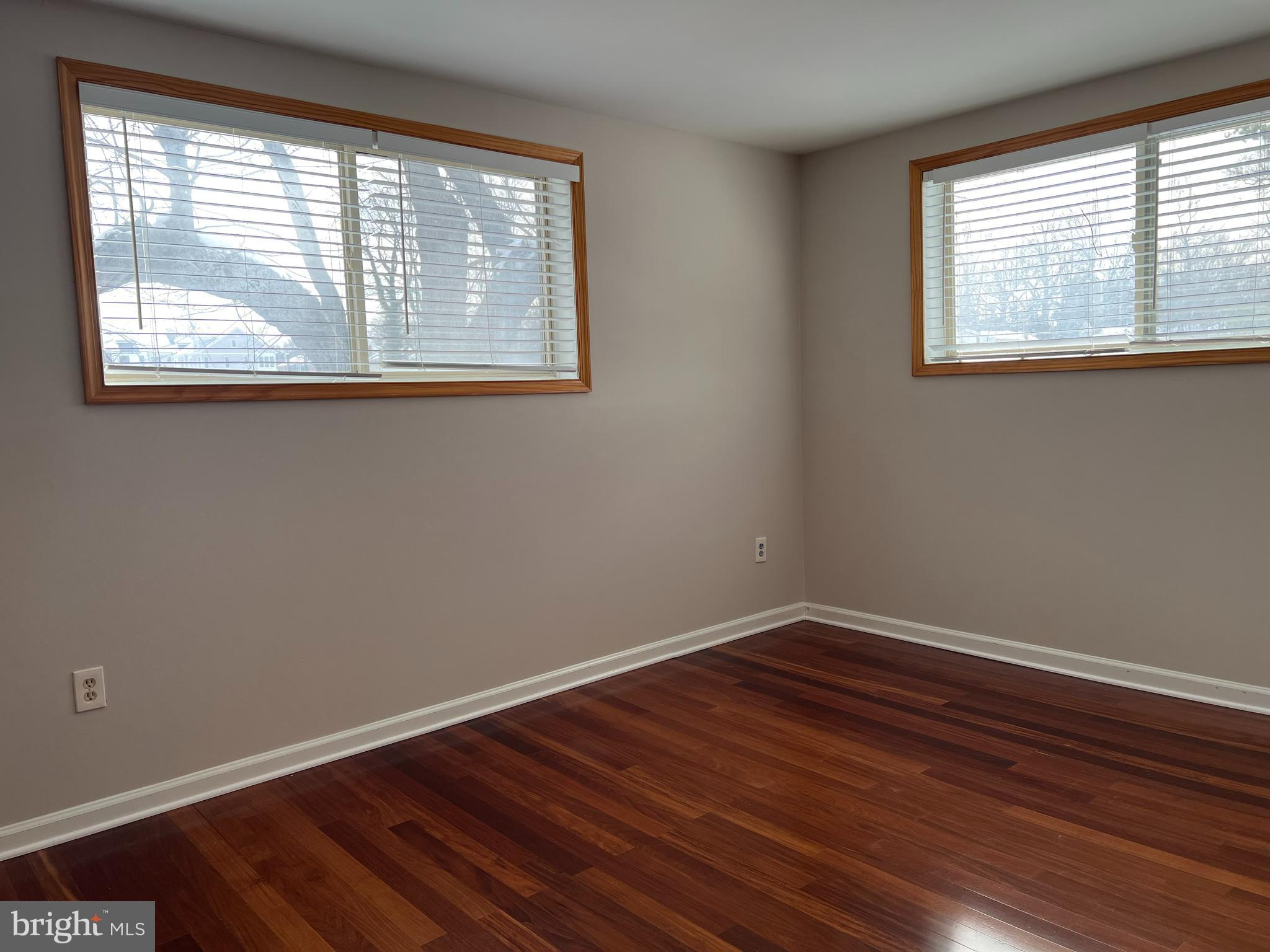 LITTLE RIVER SQ COND - Residential Lease