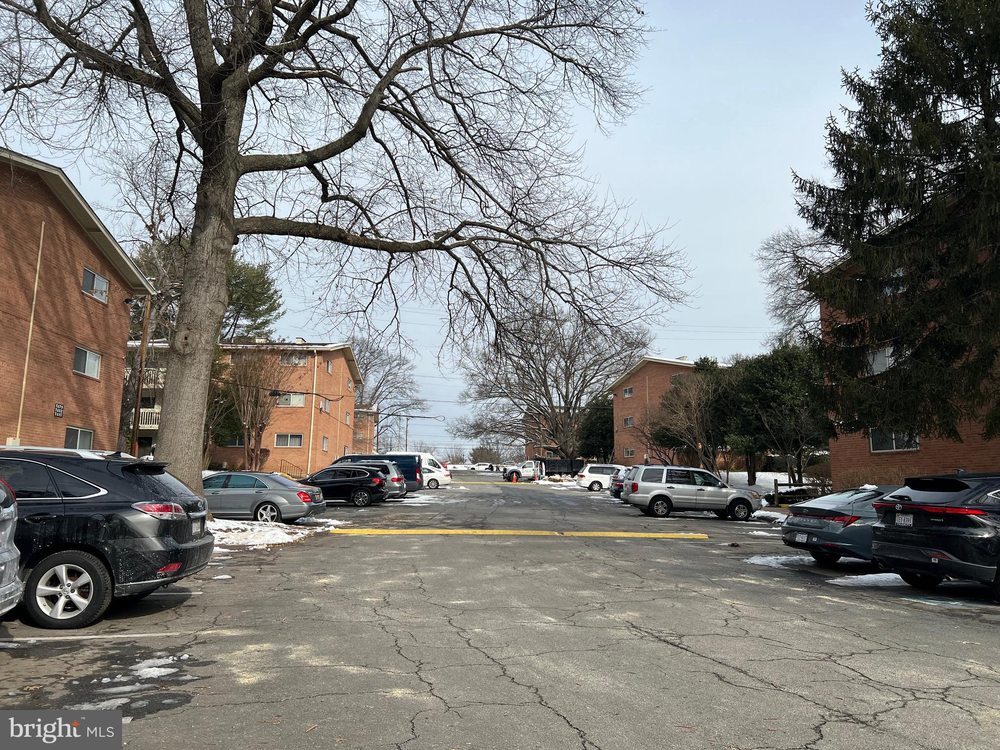 LITTLE RIVER SQ COND - Residential Lease