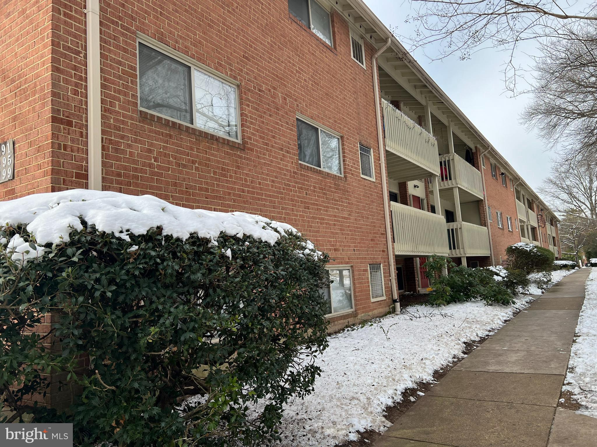 LITTLE RIVER SQ COND - Residential Lease