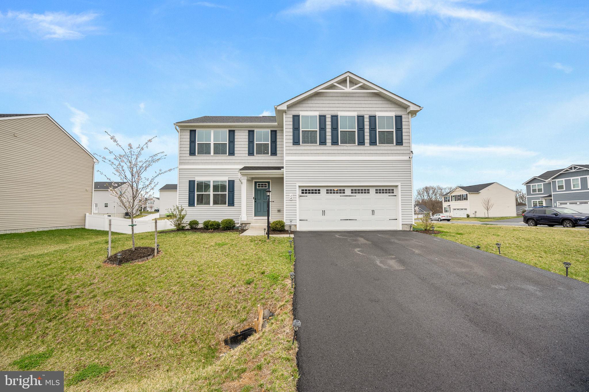 Updated Price to sell/ Great lot of this community corner lot great size yard, this home is ready to move in come bring your client to a well maintained home just two year old home.