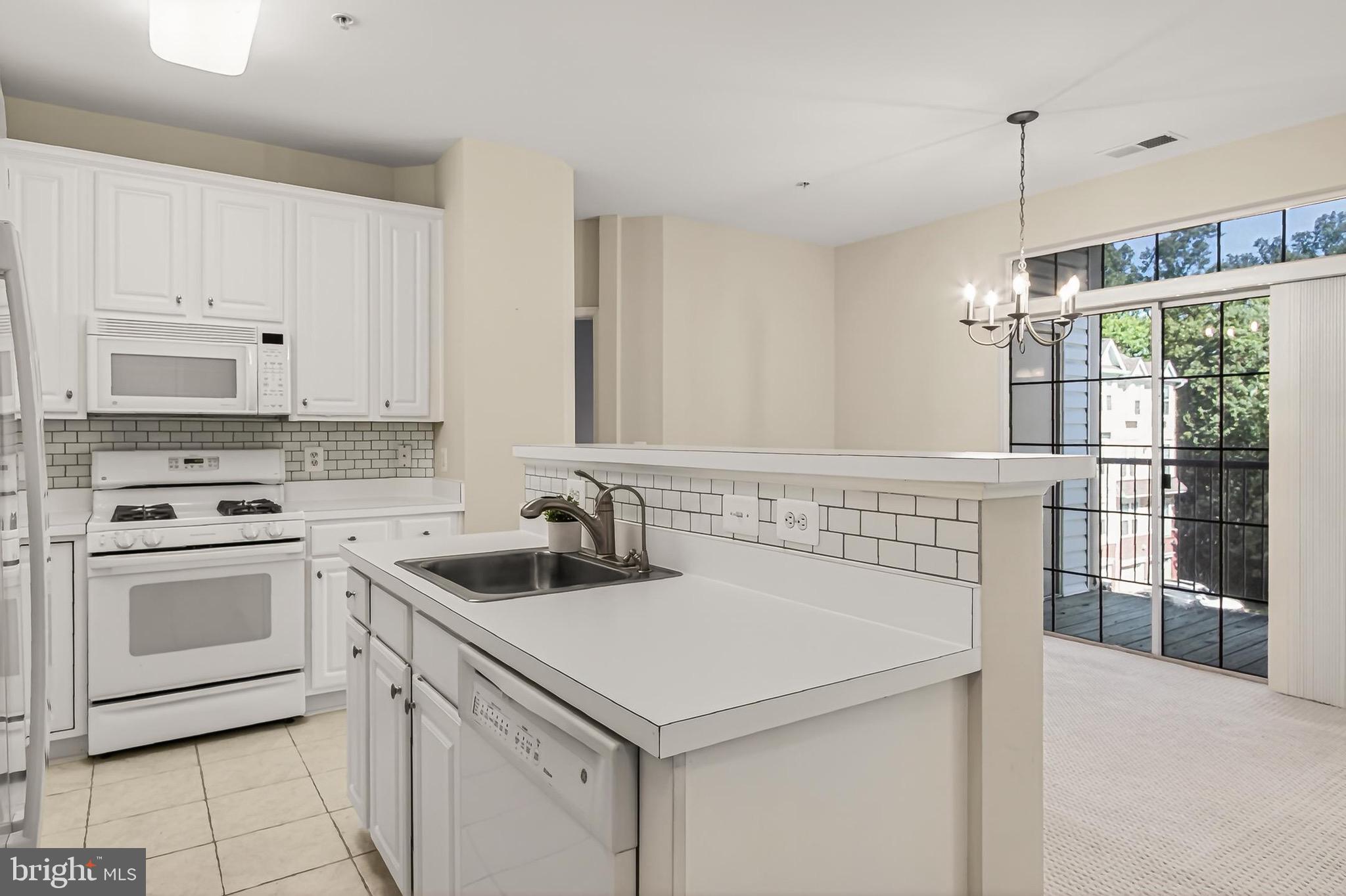 COURTS AT WESCOTT RIDGE - Residential