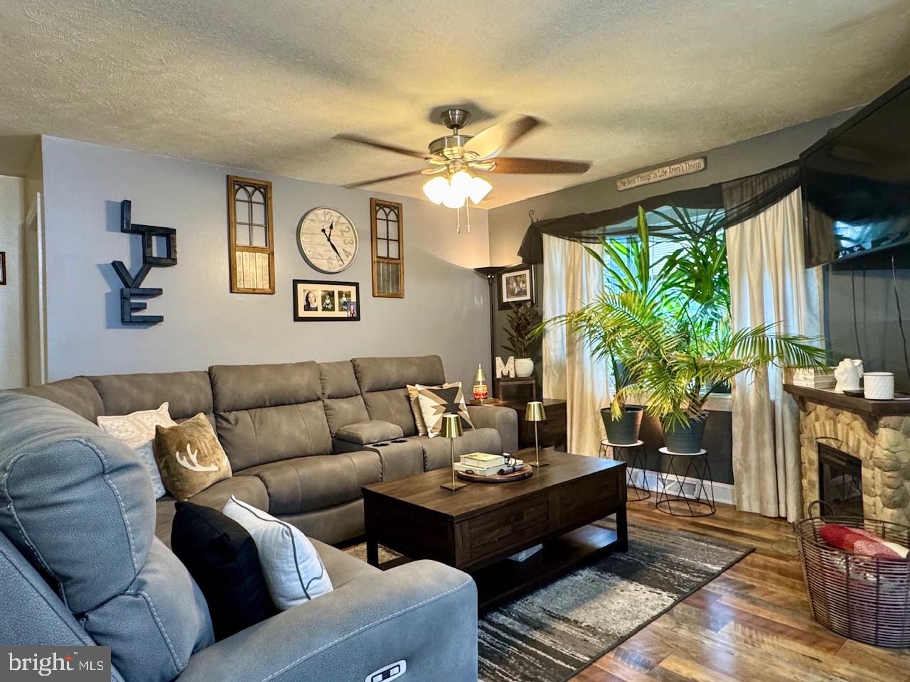 LANTZ HOOVER - Residential