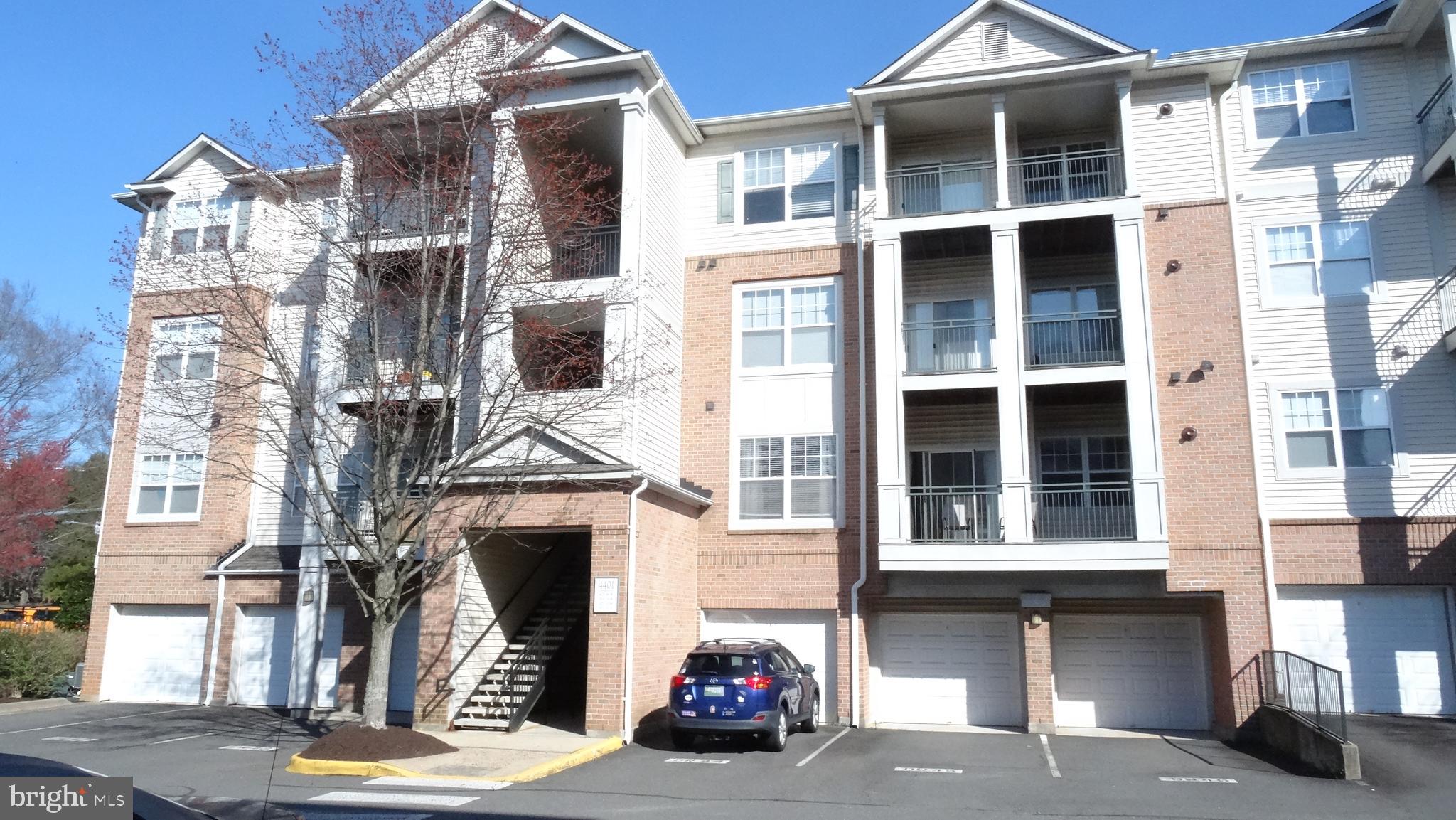 1st floor bright Condo unit with a large outdoor patio in a gated community. Spacious residence with enormous Kitchen and huge Island!  Large bedroom  with a walk-in closet. Open floor plan with bright recessed lighting throughout. Newly renovated unit at a convenient Fairfax location.  Easy access to all major commuter routes, IE; I-66,  Fairfax County Parkway, Rt 29, Rt 123, Rt 50.  
Close to major shopping, dining, entertaining and sporting districts IE;  Fair oaks Mall, Fairfax Corner, Fair lakes, Costco,  Wegmans, Walmart, Planet Fitness, Golf course and  movie theater.  Convenient, short distance form an assigned parking and mailbox.  Full size laundry room off the  kitchen.   Vacant and ready to move in and enjoy this luxury unit! Good credit and income verification is required.