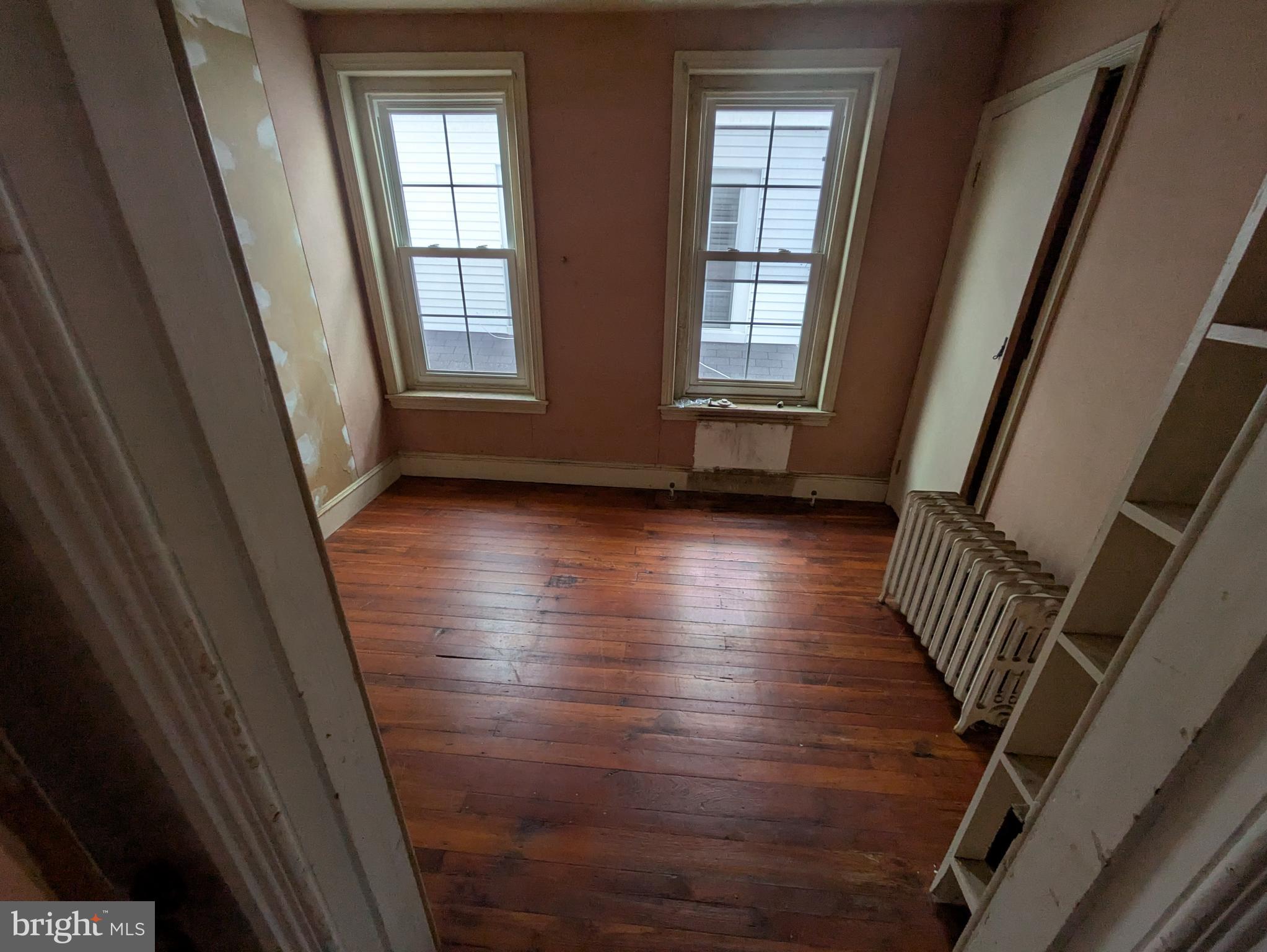 CHESTNUT HILL - Residential