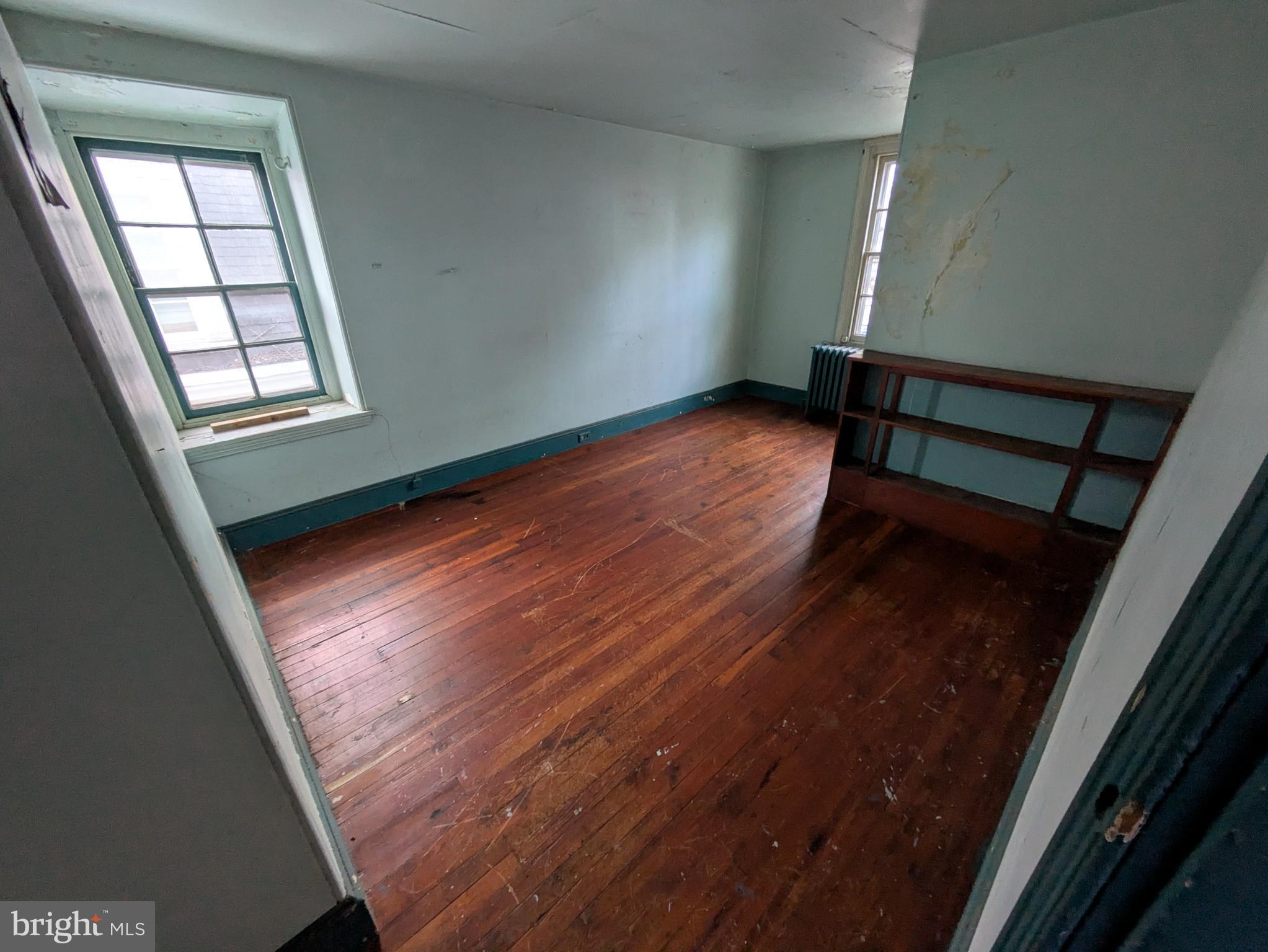 CHESTNUT HILL - Residential