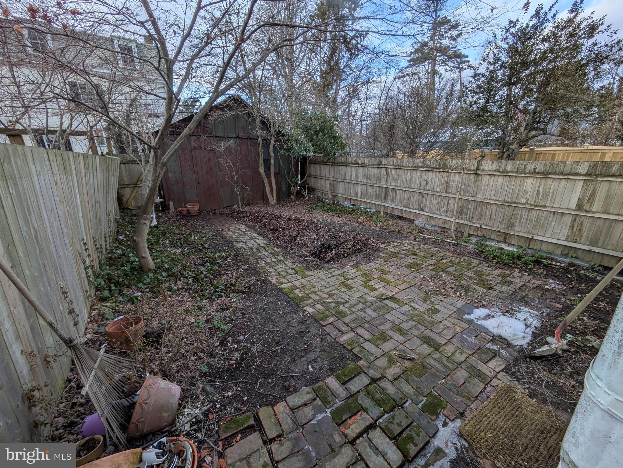 CHESTNUT HILL - Residential