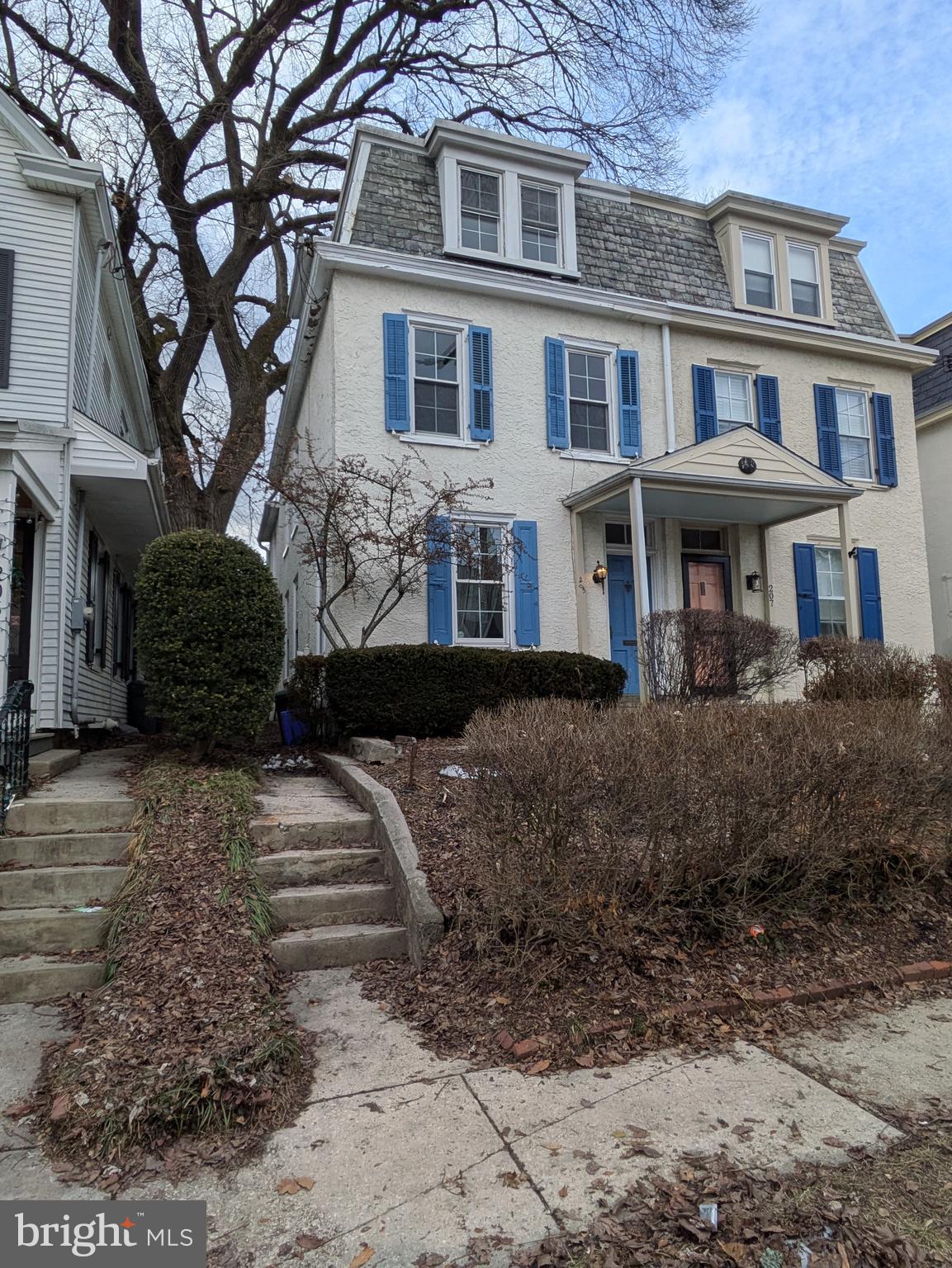 CHESTNUT HILL - Residential