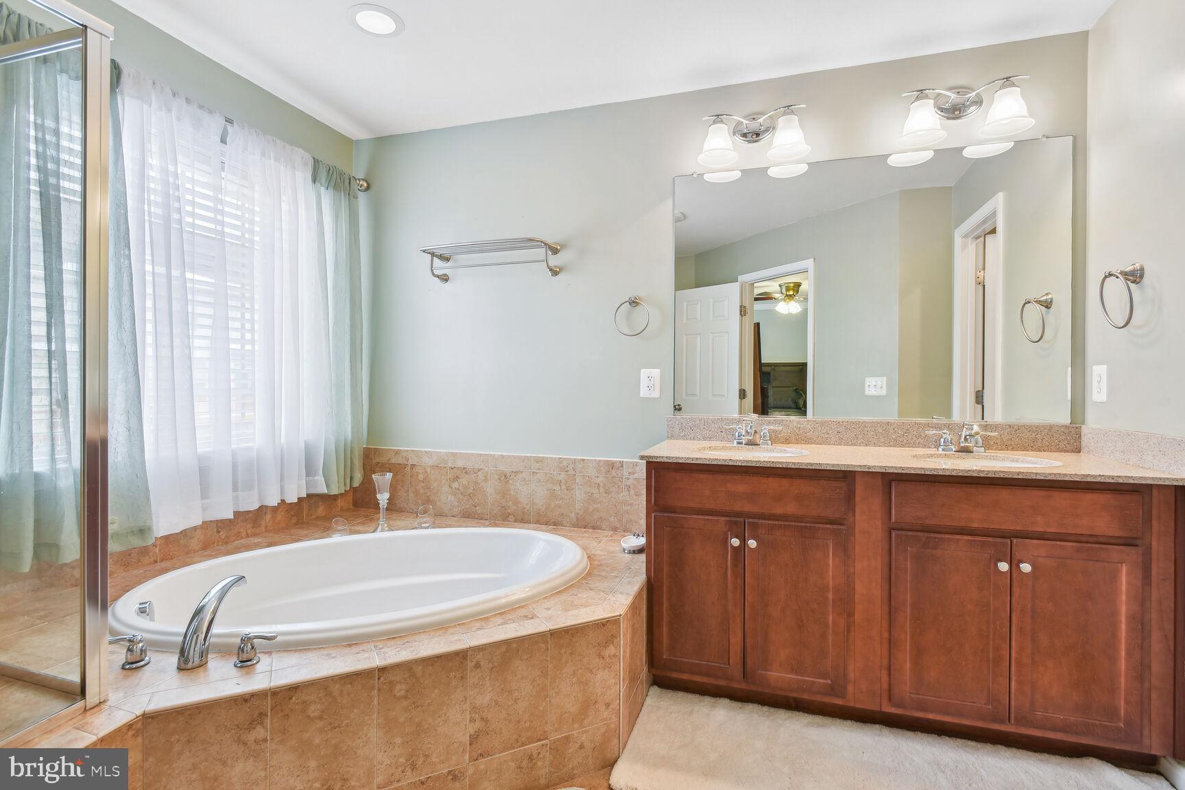 ALEXANDERS CHASE - Residential