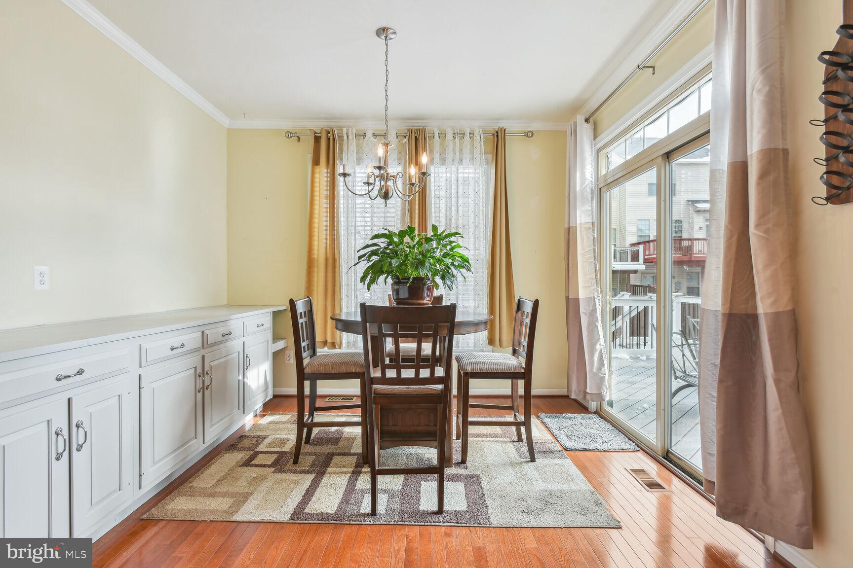 ALEXANDERS CHASE - Residential
