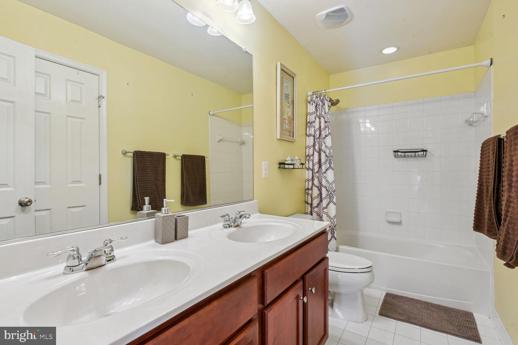ALEXANDERS CHASE - Residential
