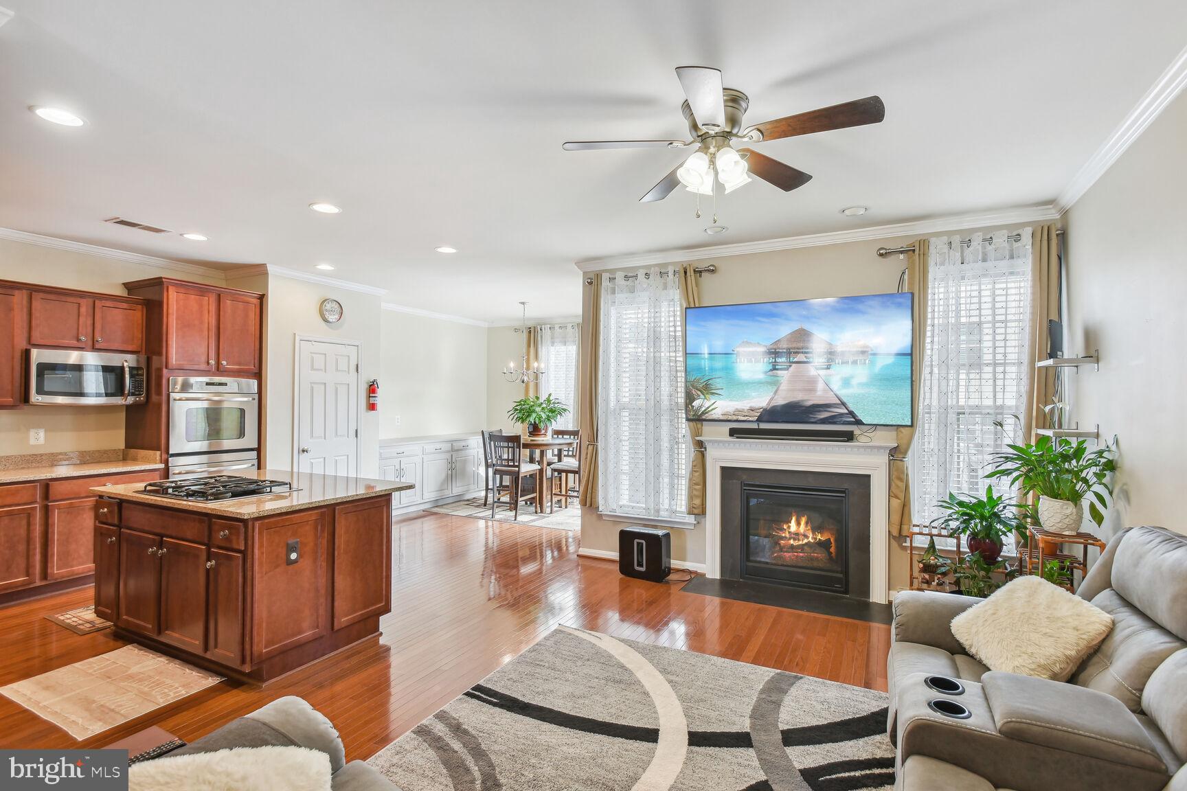 ALEXANDERS CHASE - Residential