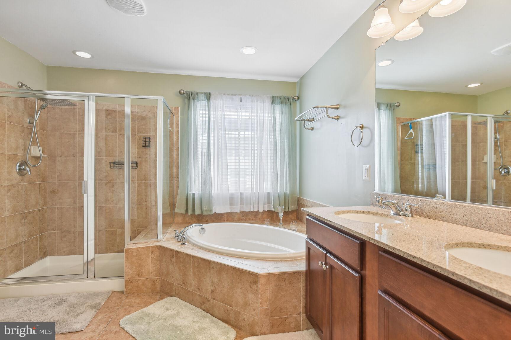 ALEXANDERS CHASE - Residential