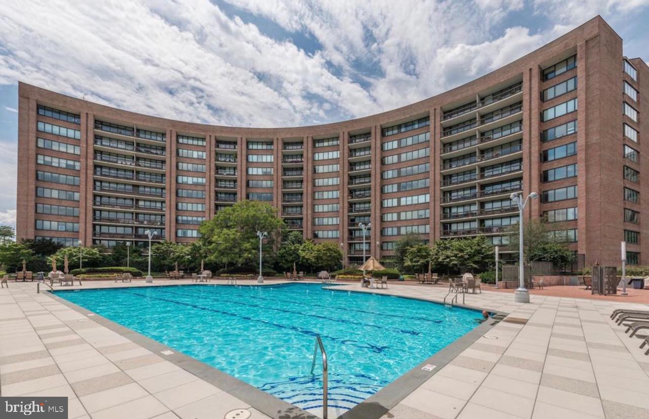CRYSTAL PARK - Residential Lease
