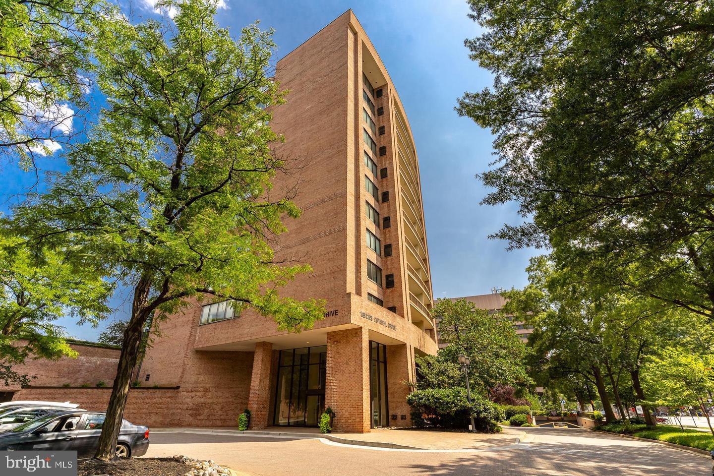 CRYSTAL PARK - Residential Lease