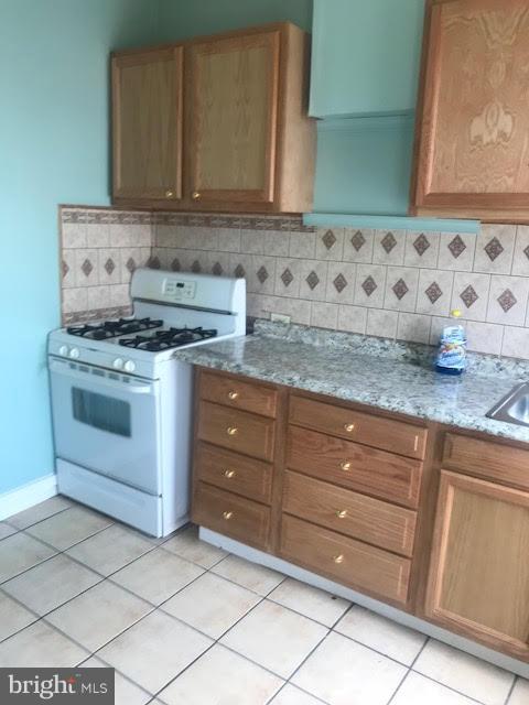 OLIVER - Residential Lease