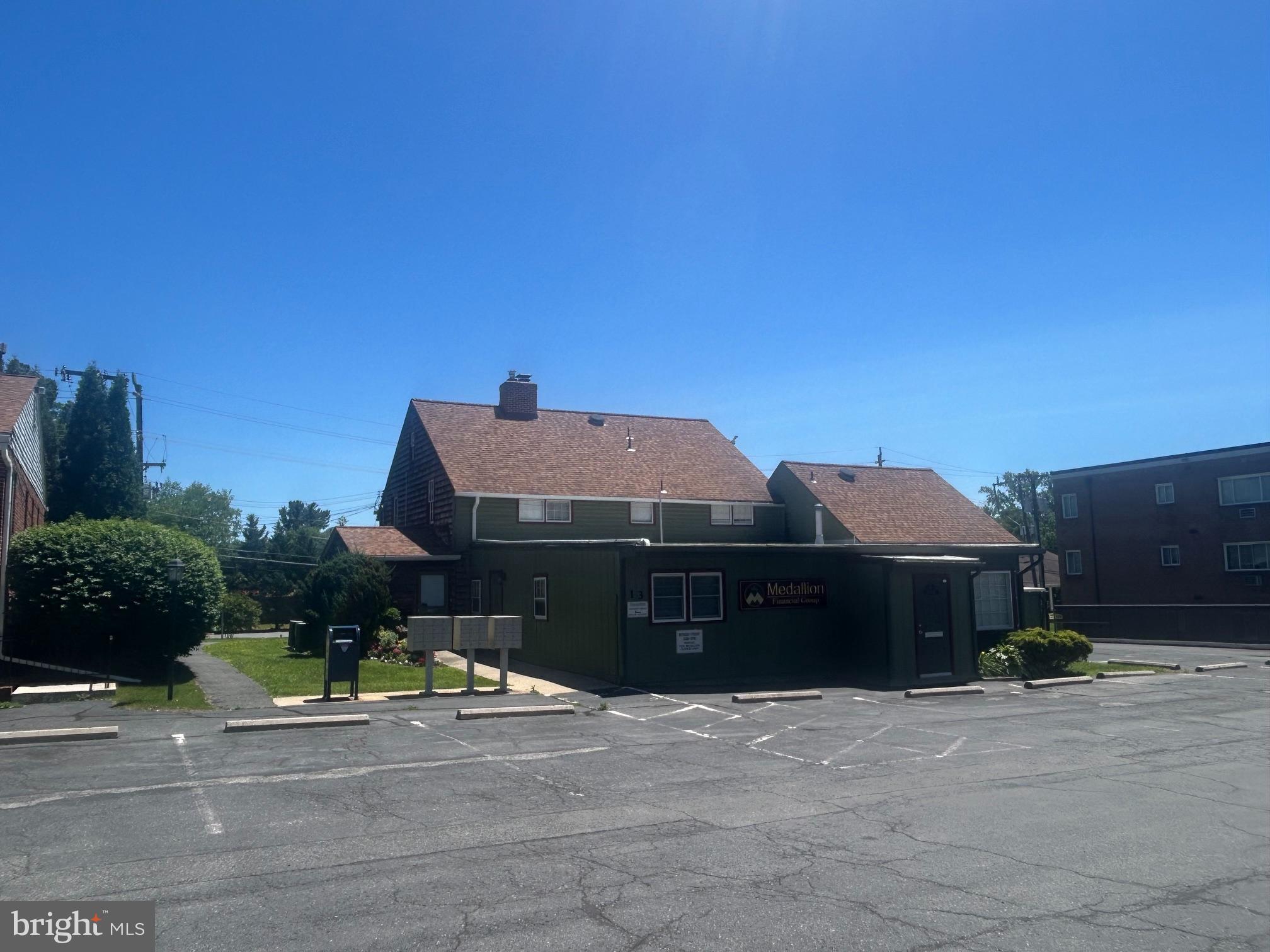 DEER PARK - Commercial Sale