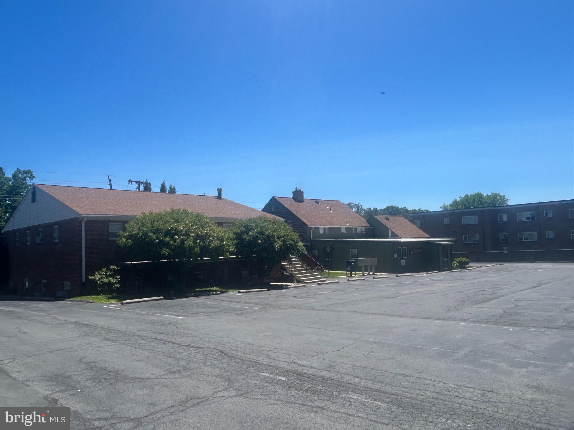 DEER PARK - Commercial Sale