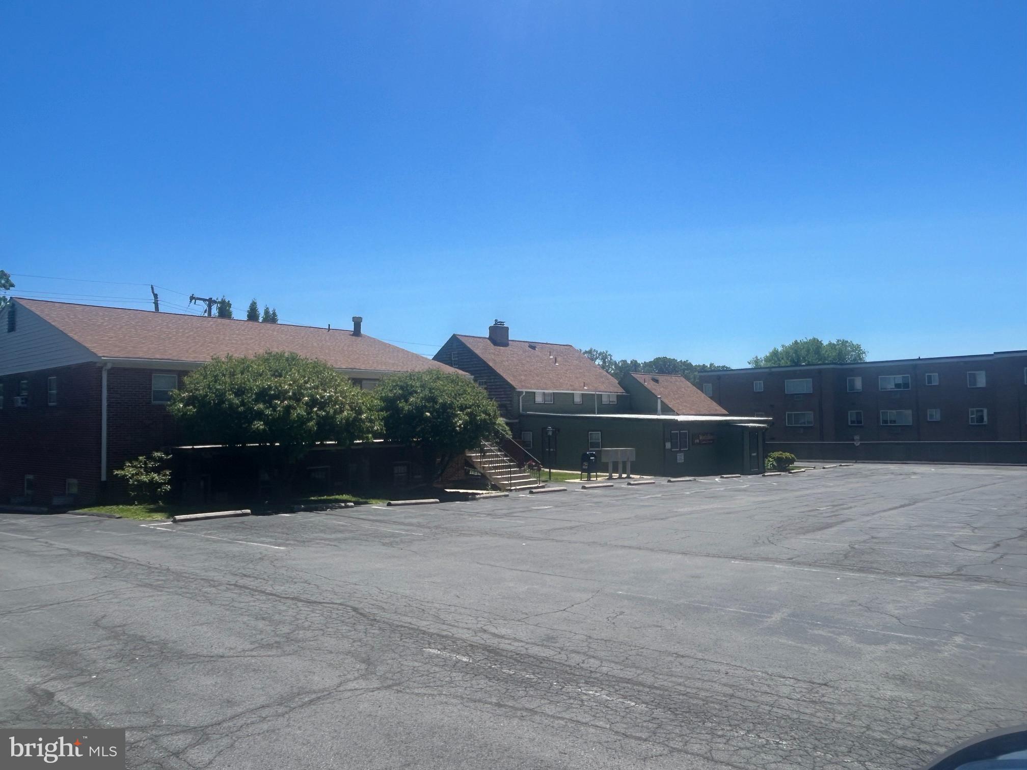 DEER PARK - Commercial Sale