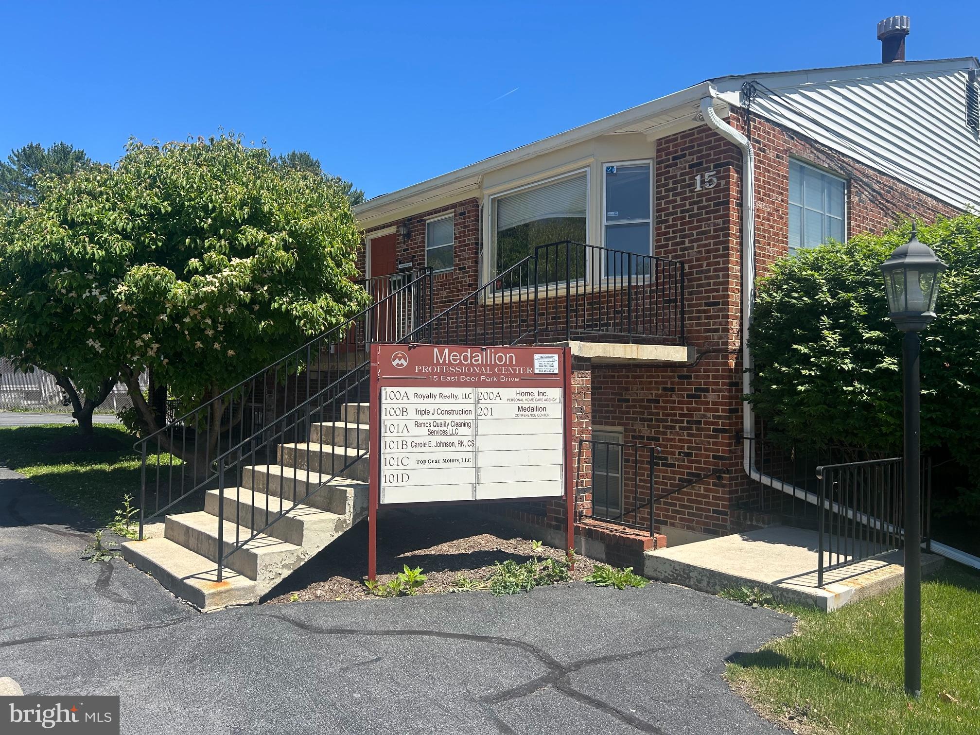 DEER PARK - Commercial Sale
