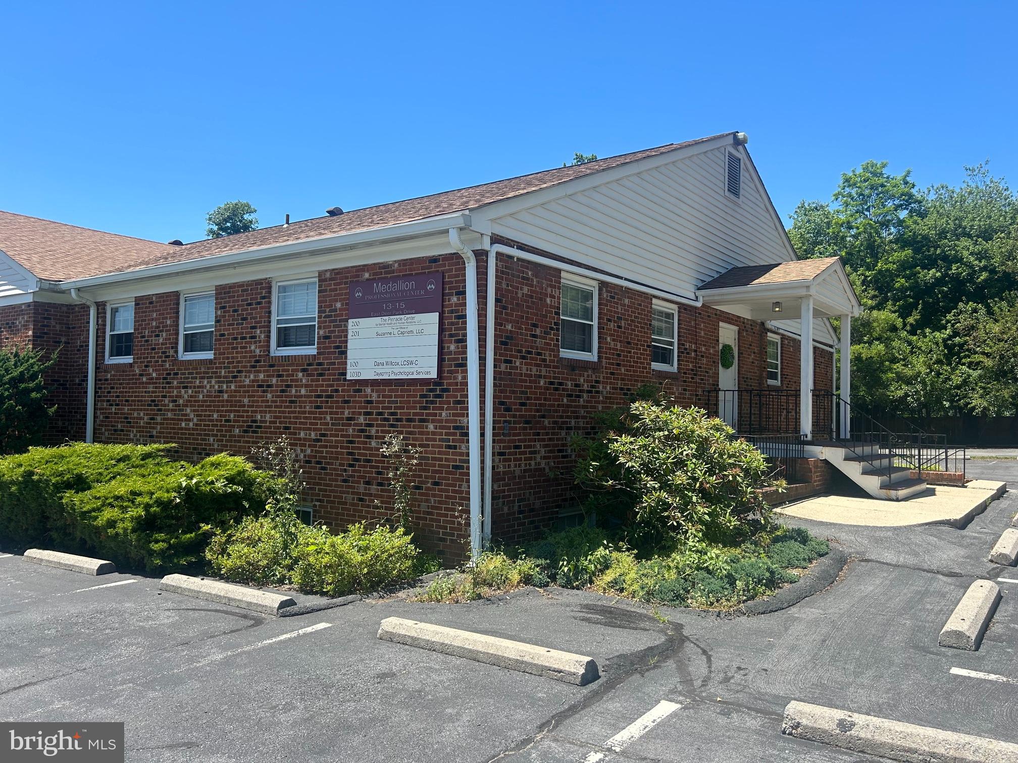 DEER PARK - Commercial Sale
