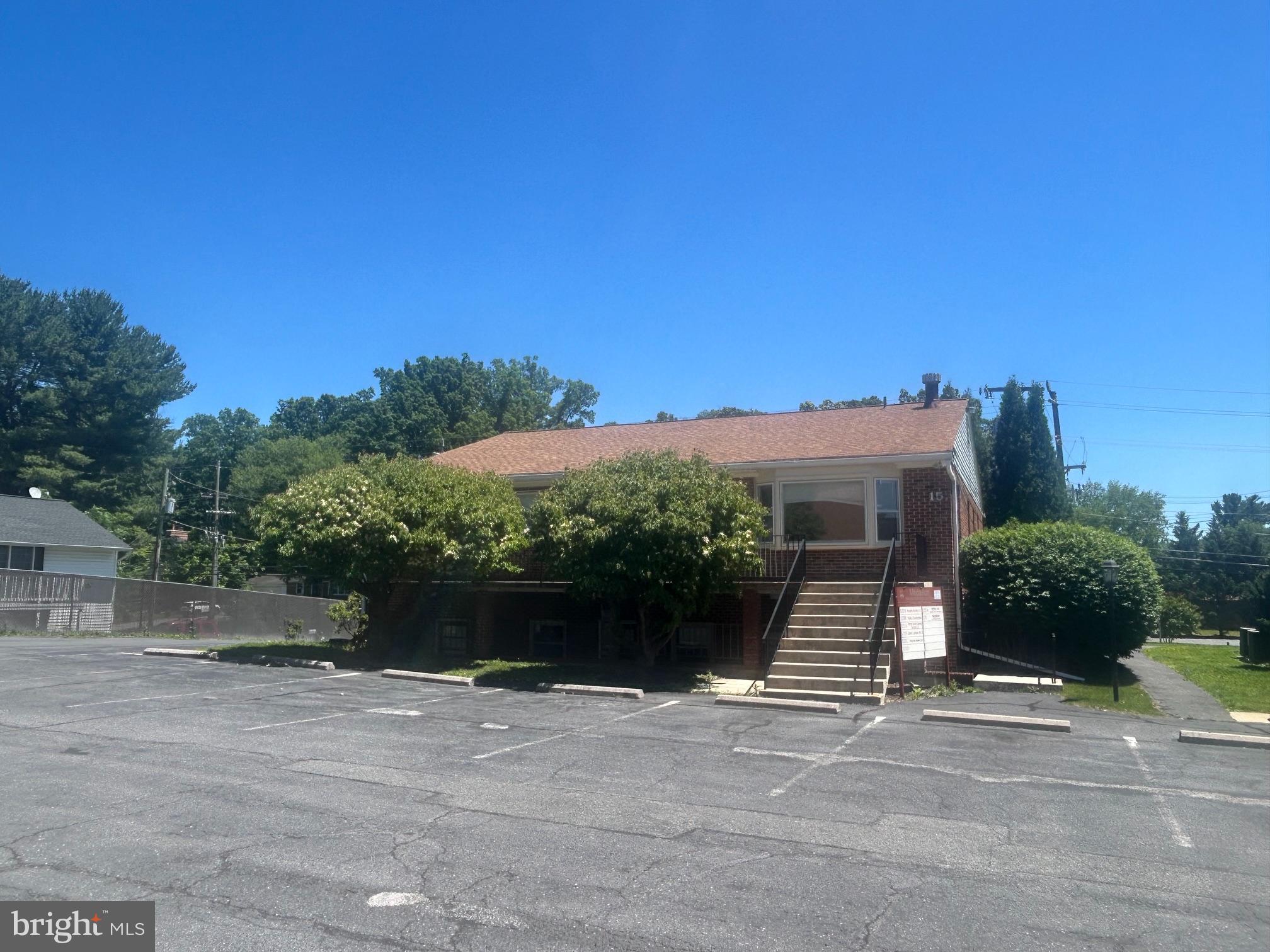 DEER PARK - Commercial Sale