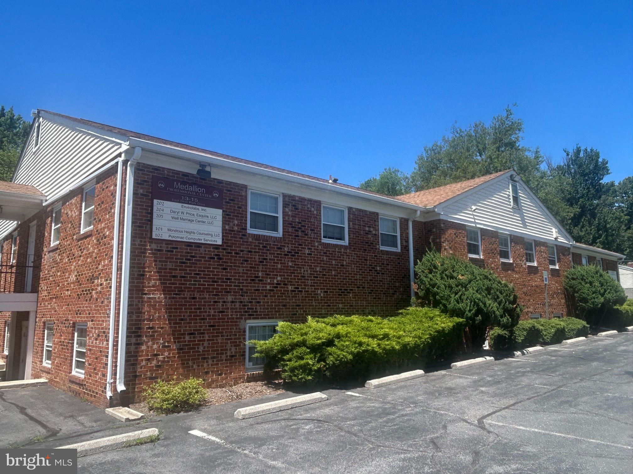 DEER PARK - Commercial Sale