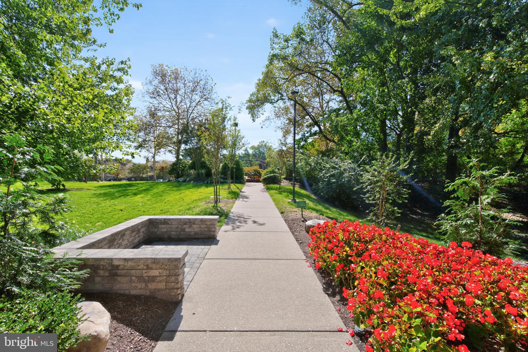 GROSVENOR PARK TOWNHOME CONDOMINIUMS - Residential
