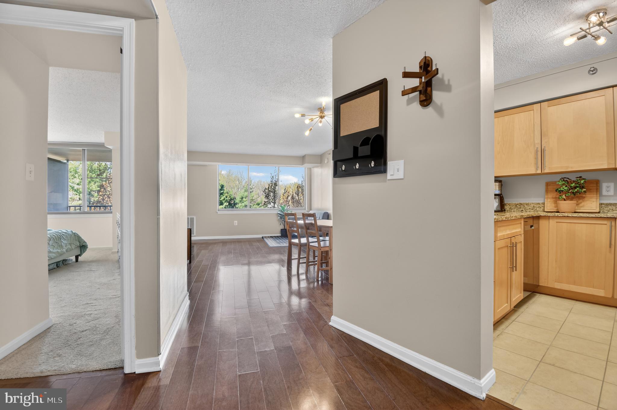GROSVENOR PARK TOWNHOME CONDOMINIUMS - Residential