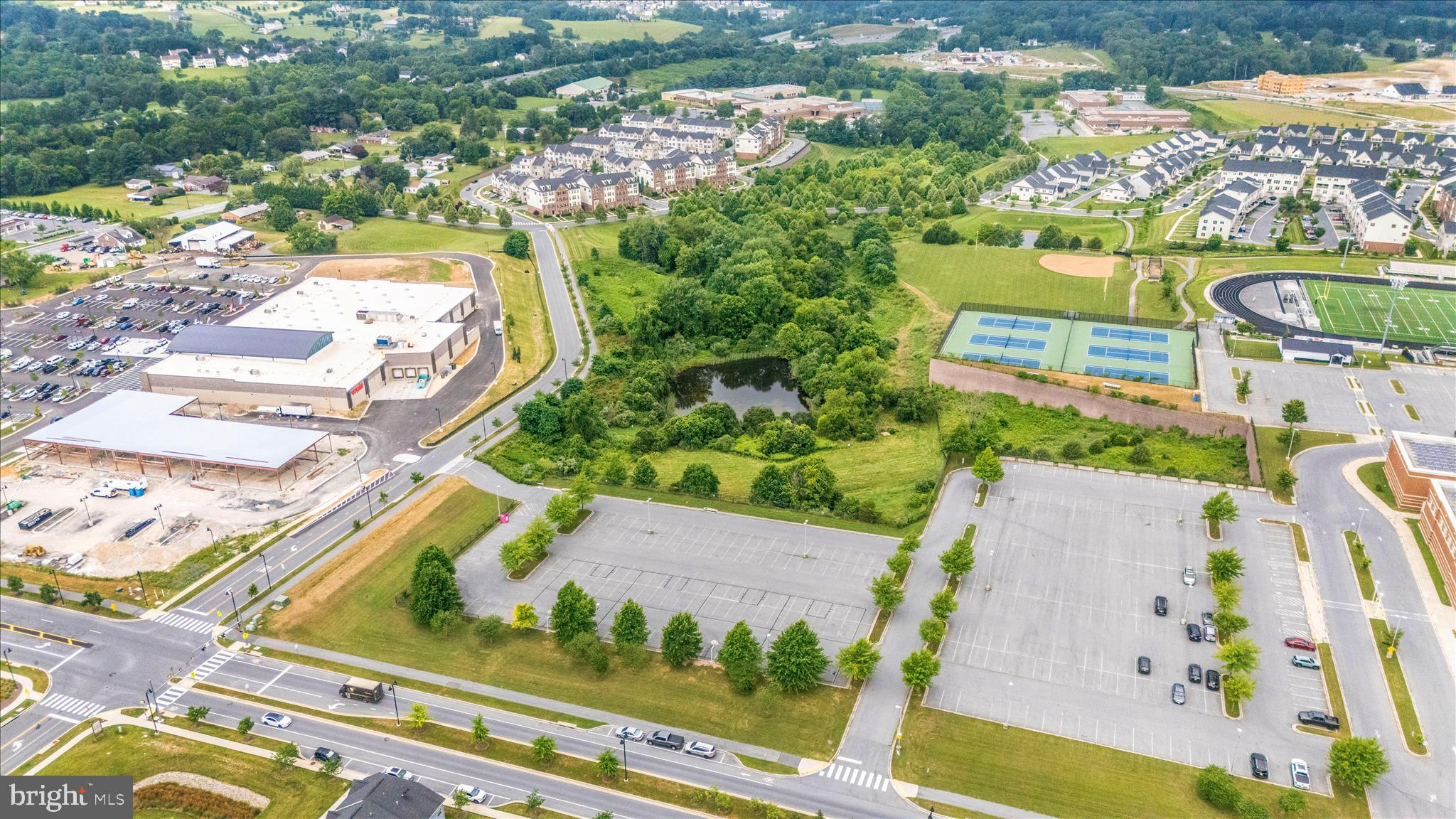 LINGANORE GARDEN CONDOMINIUMS - Residential