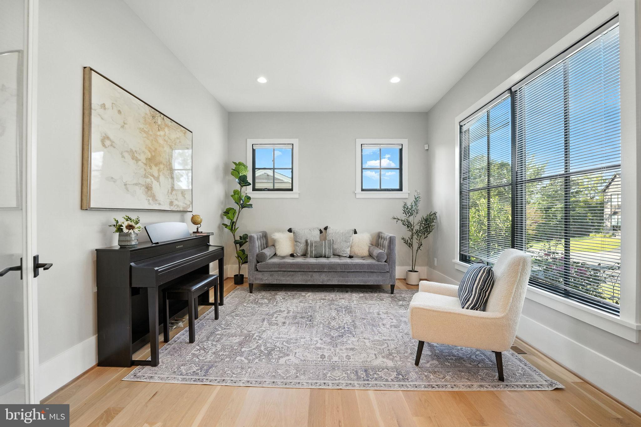 BROYHILL GLEN GARY PARK - Residential