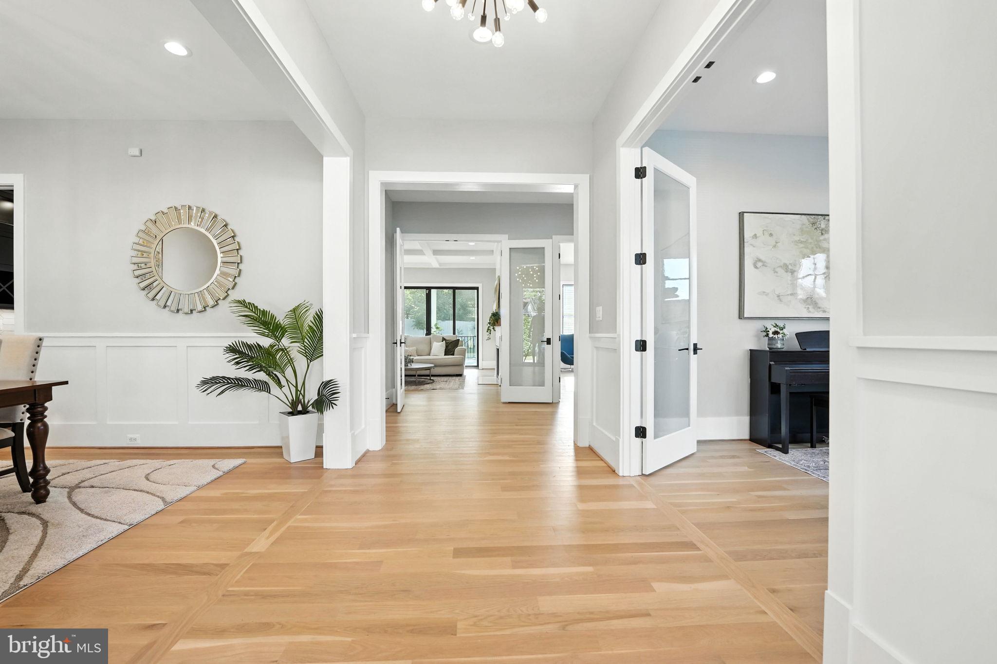 BROYHILL GLEN GARY PARK - Residential