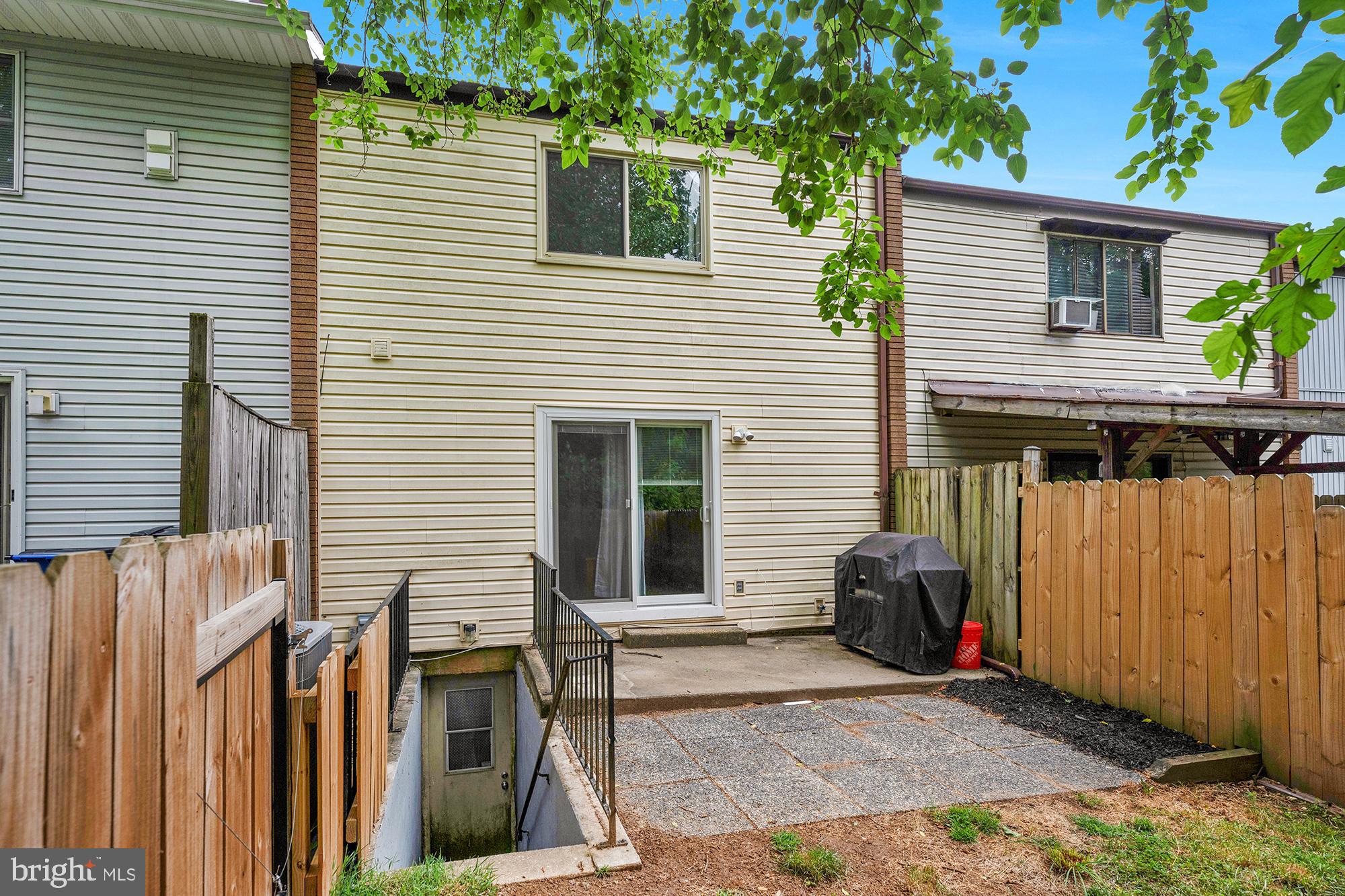 SUMMIT TOWNHOUSES - Residential