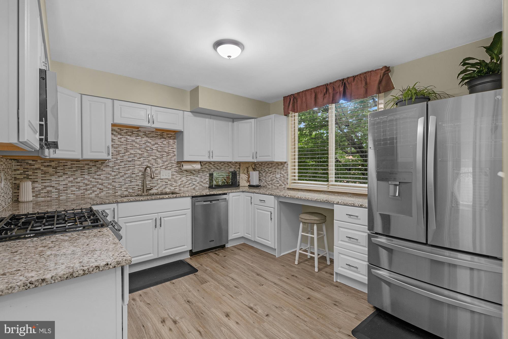 SUMMIT TOWNHOUSES - Residential
