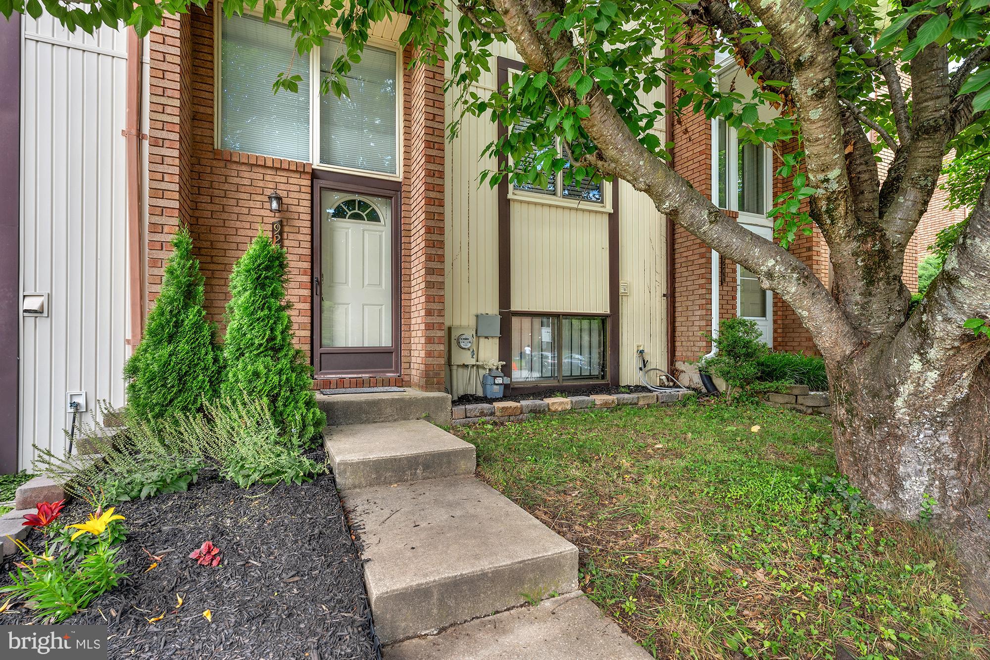 SUMMIT TOWNHOUSES - Residential