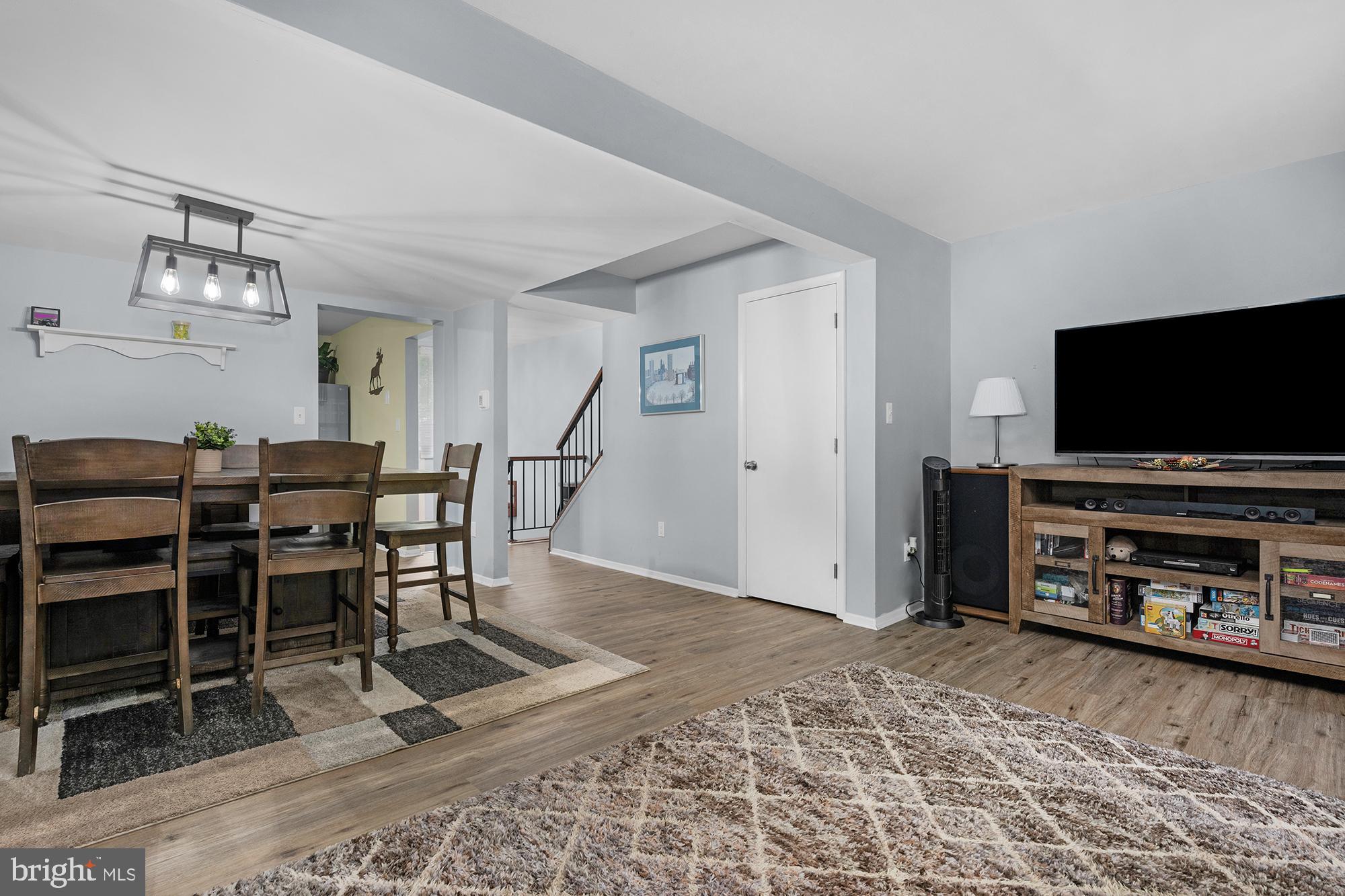 SUMMIT TOWNHOUSES - Residential