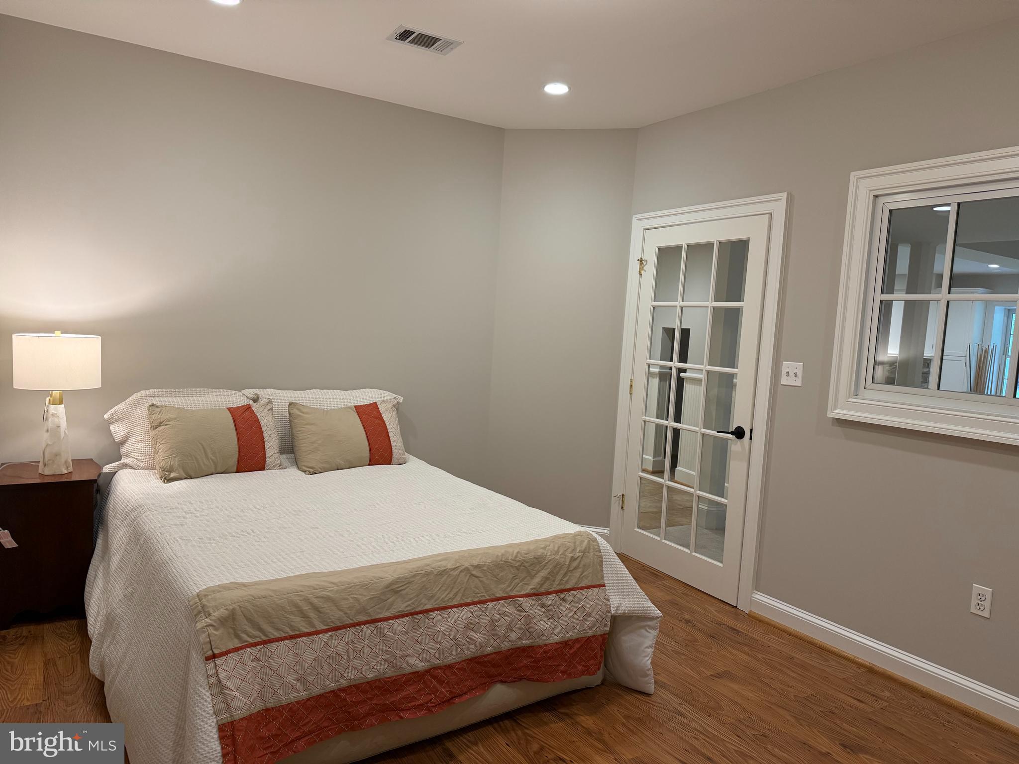 MCLEAN HUNDRED - Residential