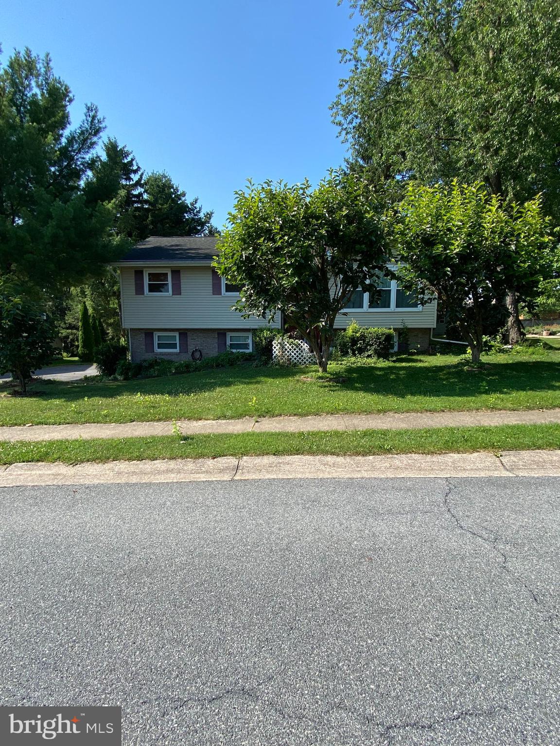 Come check out and enjoy this beautiful home in Lancaster that is for rent! This house features 3 bedrooms, 2 and a half bath, 2 car garage, and a beautiful yard. Rent includes Sewer,  all other utilities are the tenant's responsibility. All appliances are included!
No Pets.