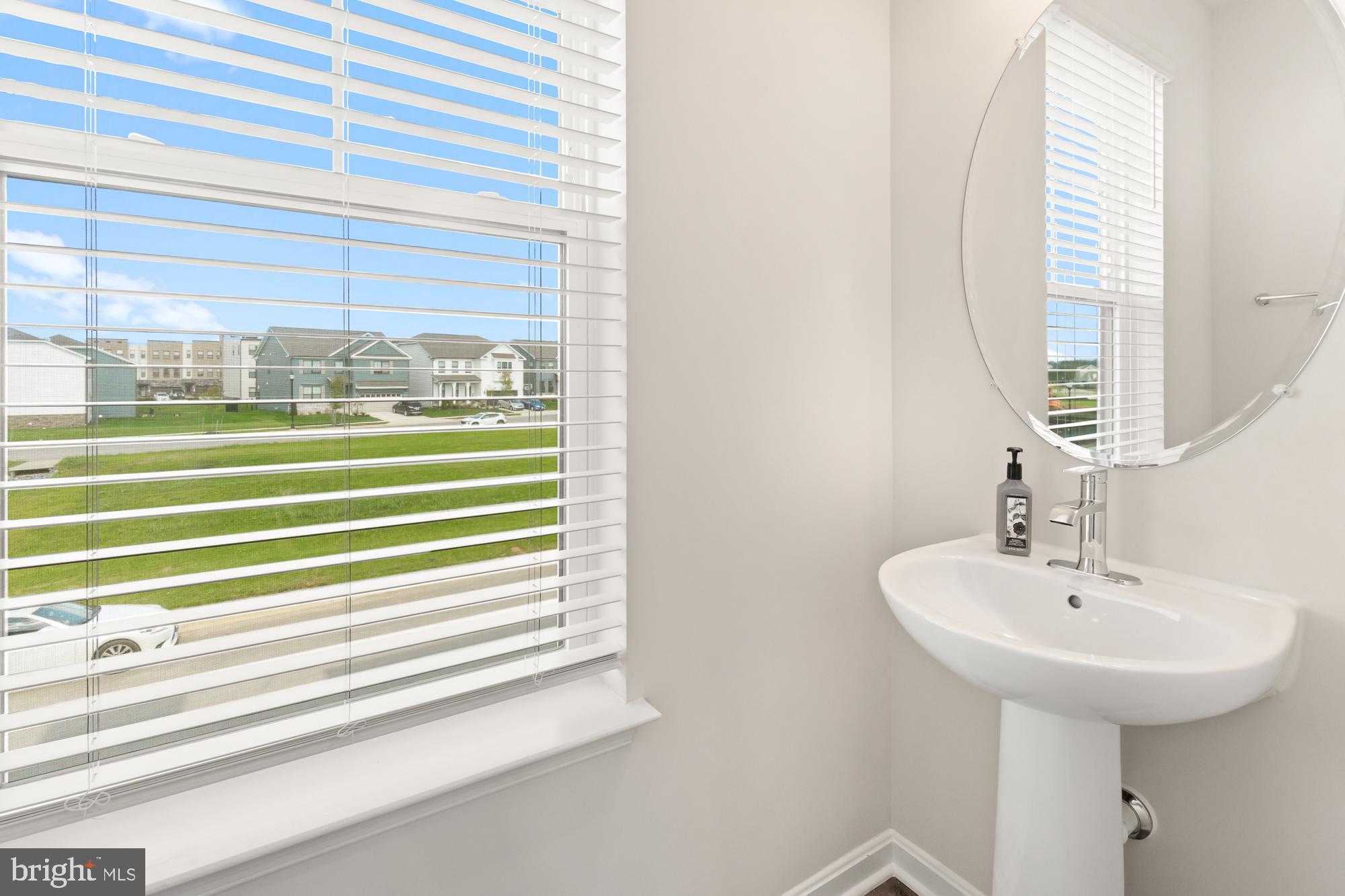 RENN QUARTER - Residential Lease