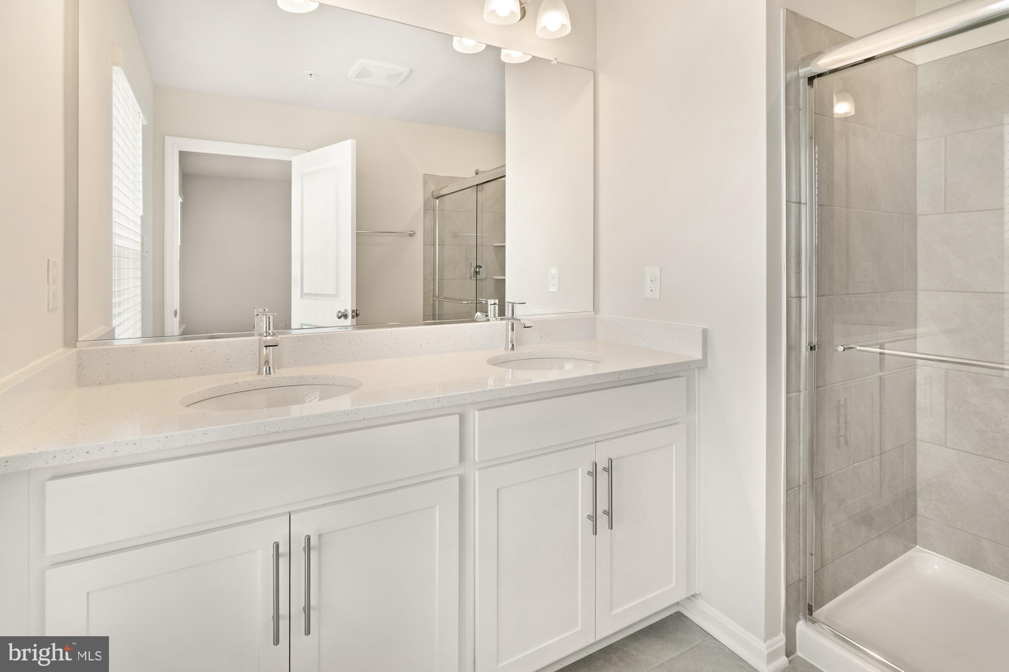 RENN QUARTER - Residential Lease