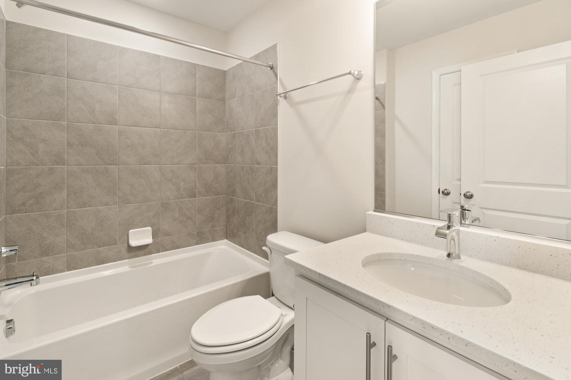 RENN QUARTER - Residential Lease
