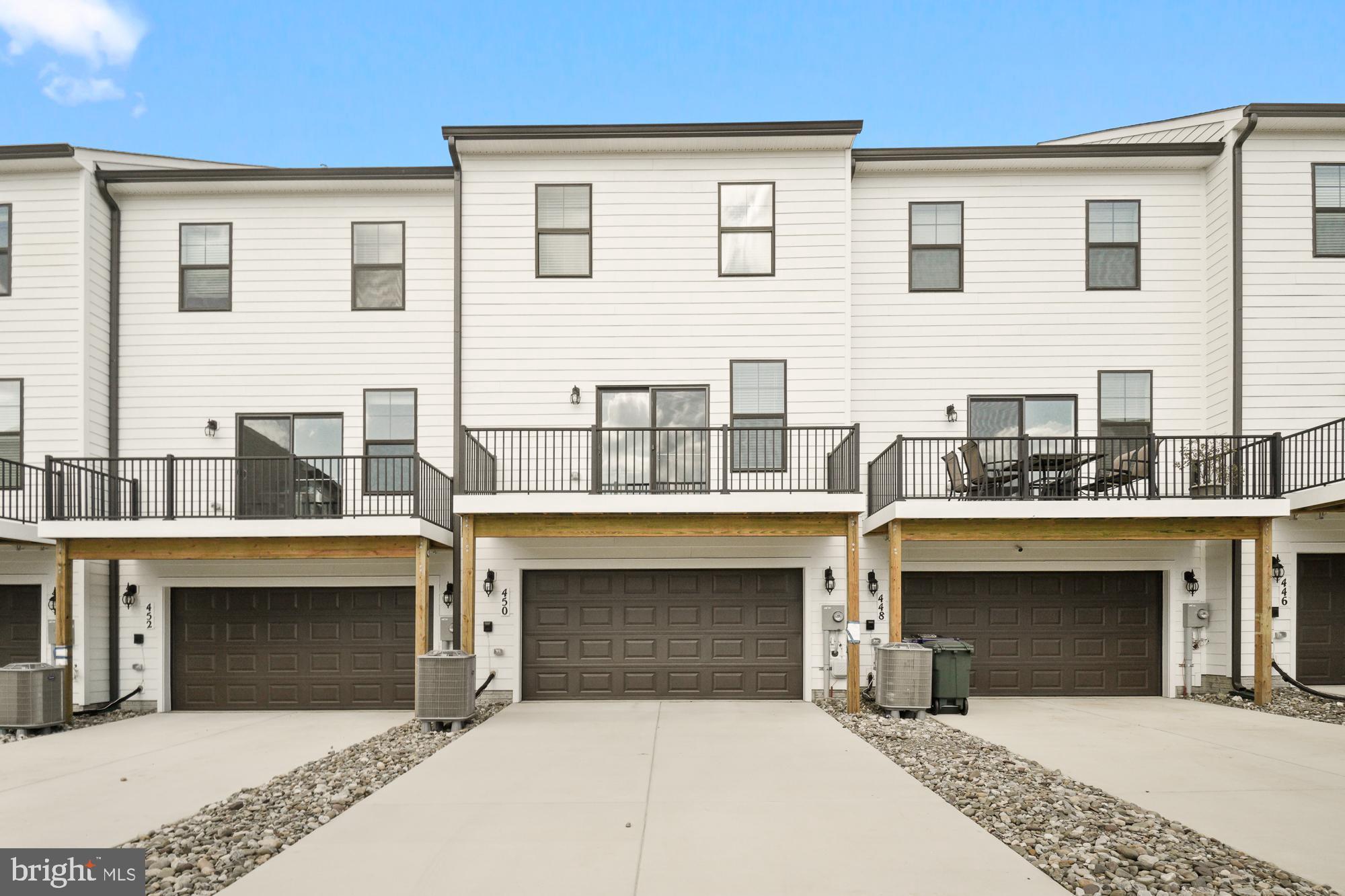 RENN QUARTER - Residential Lease