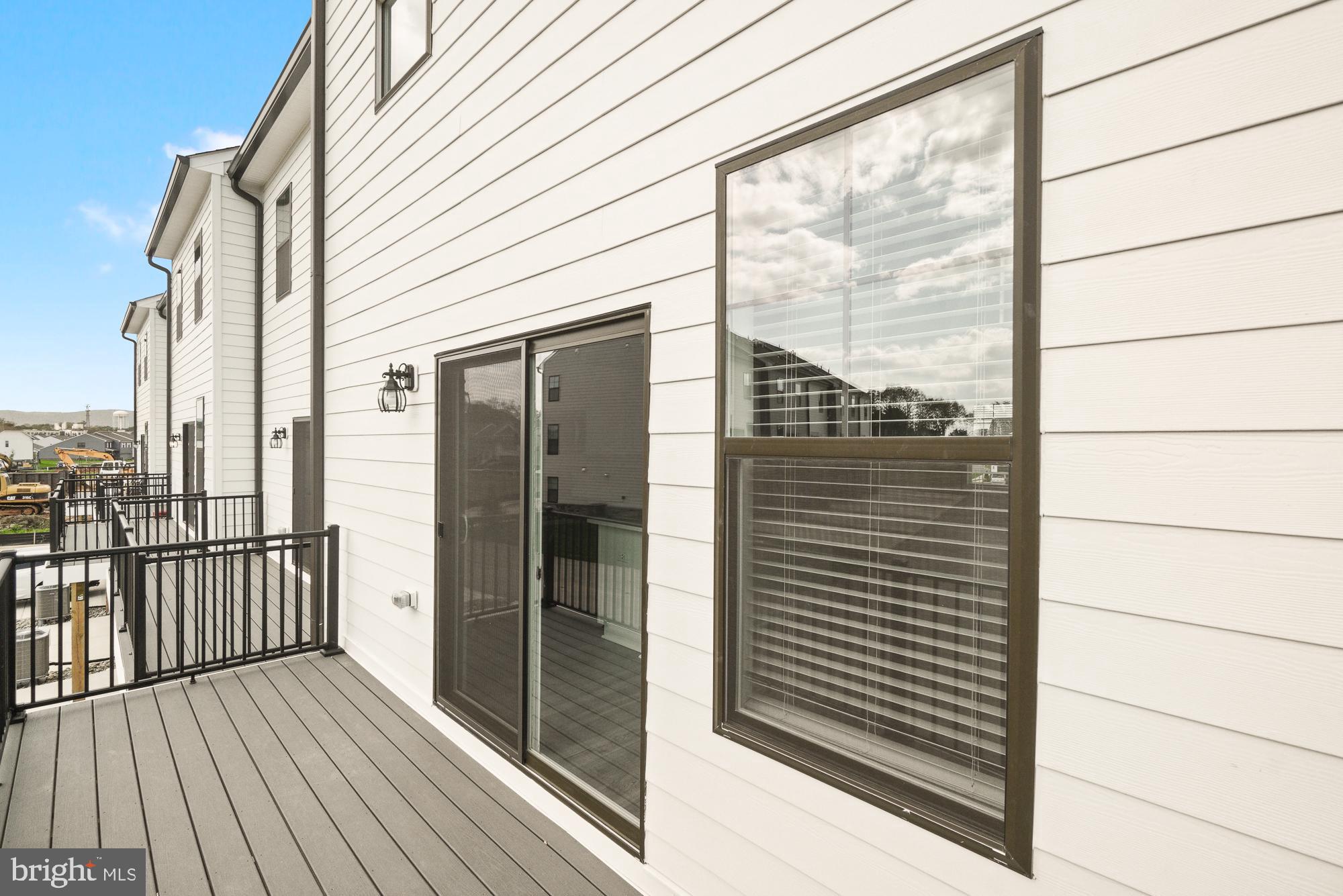 RENN QUARTER - Residential Lease