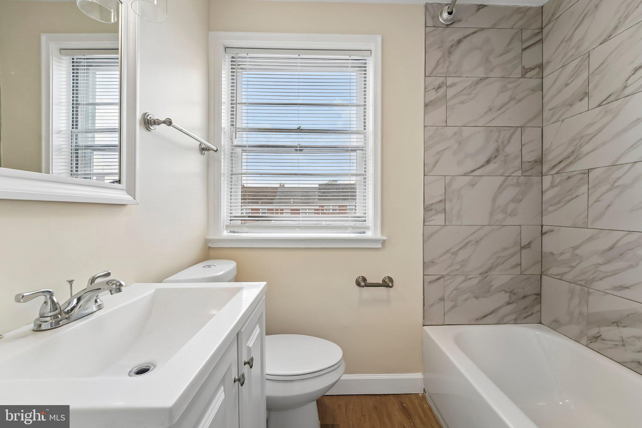 PERRING LOCH - Residential