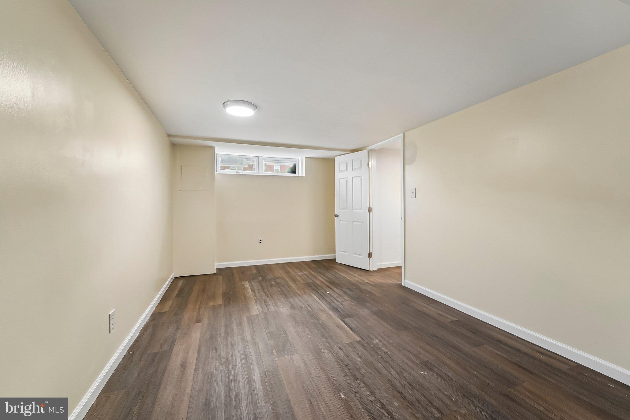 PERRING LOCH - Residential